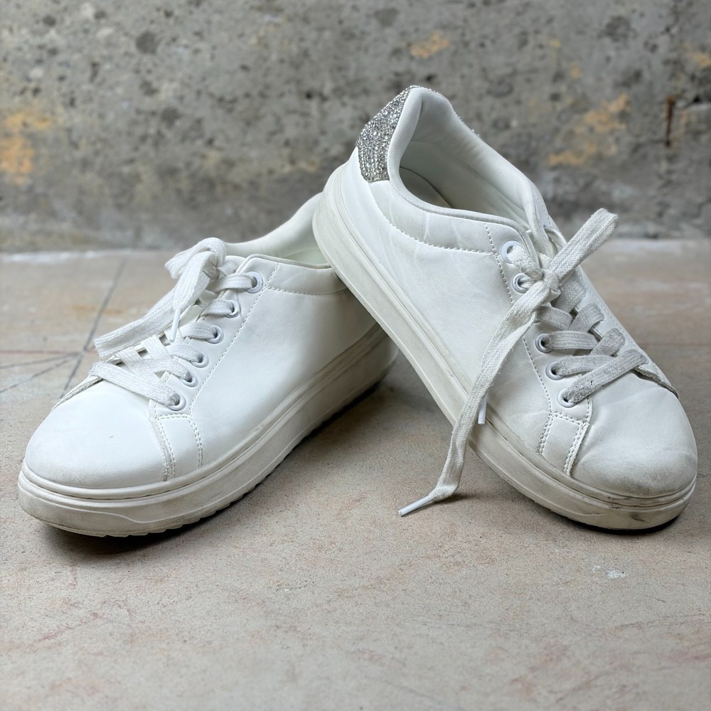 A New Day Peggy F341795 Womens Sneaker Split Size 8.5/7.5 White Rhinestone Shoes